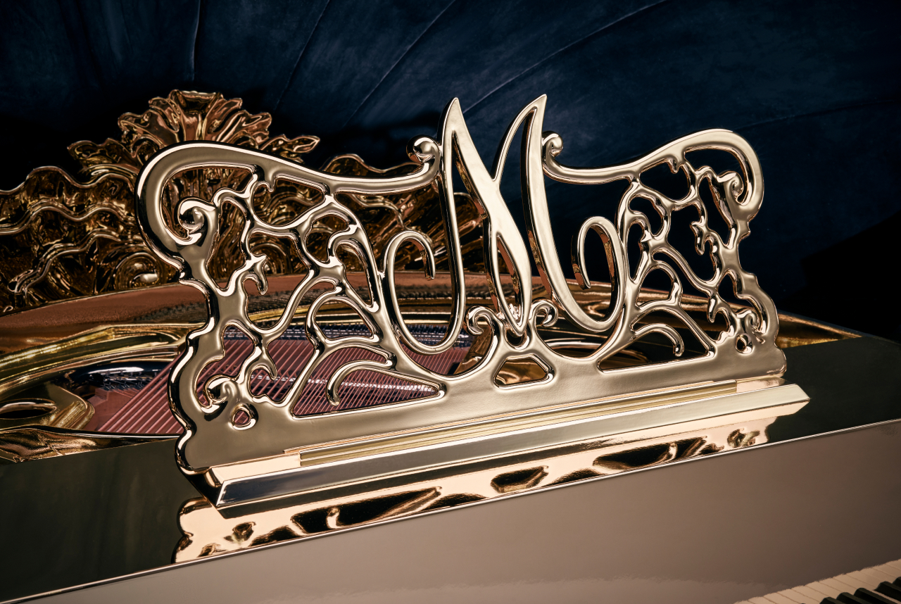 Imperial Egg Piano 02